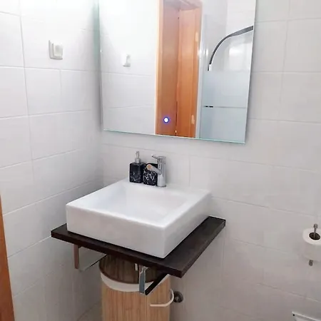 아파트 Cozy In 48 M² With Shared Sauna